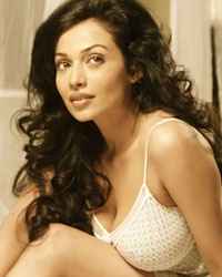 Flora Saini